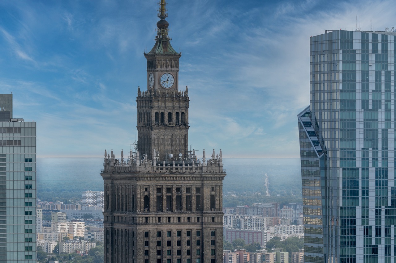 Zwiedzanie architektoniczne – jakie budowle warto zobaczyć w Polsce i za granicą?